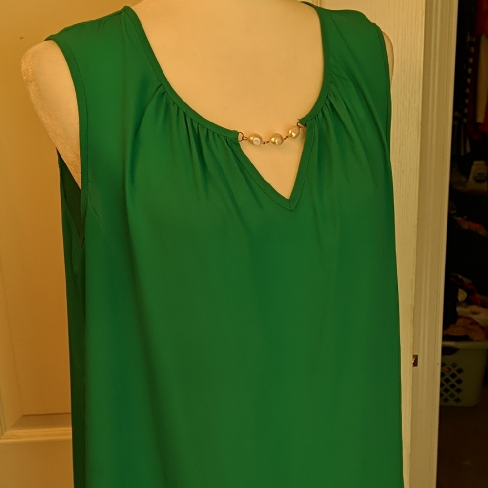 Green sleeveless pearled neck top